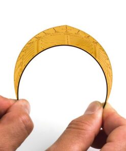 totale lengte 16 cm. De geodriehoek wordt geleverd in transparante oranje kleur en zit verpakt op een blister.