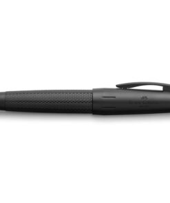De E-motion "Pure Black" van Faber-castell is een echte eye-catcher op uw bureau! De trendy diepe matzwarte pen met haar guilloche-patroon is een waardevolle toevoeging aan het E-motion assortiment. De vulpen heeft een PVD-gecoate RVS penpunt. De pen is ook voorzien van een inktpatroon/converter systeem. De pen wordt geleverd in mooie geschenkverpakking. Kleur: mat zwart. Penpunt: M (medium). Schrijfkleur: blauw. Deze serie is ook uitstekend geschikt voor (laser)graveringen. (voor meer info m.b.t. gravures kunt u contact met onze binnendienst opnemen)