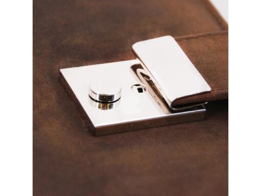 Schrijf/documentenmap Alassio A4. 4 ringsmechaniek Leer     cognac. Met slot