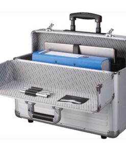 uitschuifbaar tot 102 cm. Voorzien van 2 sloten met cijferslotcombinatie en 2 wielen van hoge kwaliteit. Met een individueel laptop vak. In de deksel 3 penlussen en en 2 visitekaarthouders. Door het ruime hoofdcompartiment kunnen ordners rechtop vervoerd worden. Buitenmaat ca. 38