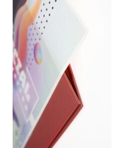 met een open bovenzijde. Hierdoor kan de ringband makkelijk worden gepersonaliseerd. De linker binnenzijde is daarnaast voorzien van een verticale insteek van 120mm breed. Door gebruik te maken van FSC A4 grijsbord en gelamineerd papier is de ECO ringband FSC A4 een duurzame oplossing voor uw presentaties. Het 4-rings D-mechaniek heeft een capaciteit van 25 mm en is gemonteerd op het achterplat.