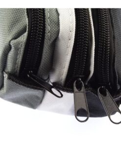met 3 afzonderlijke vakken. Meer dan genoeg ruimte voor heel veel spullen. Ook te gebruiken als opbergtasje voor diverse spullen. Etui wordt geleverd zonder inhoud.
