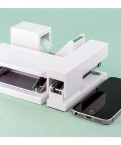 Kangaro witte nietmachine in super strak design. 12.5x3.1x6cm voor max 20 vel. In zelfde design is er ook een perforator en plakband apparaat beschikbaar.