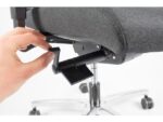 Linea Fabric Bureaustoel Linea Omnia 01 zwart/zwart met 3D armleuning en aluminium voet