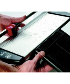 een snij mat en een perforatie snijmes.