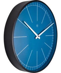 met een minimalistisch design. De heldere blauwe wijzerplaat in combinatie met de witte wijzers en details maken deze klok een echte eyecatcher in de kamer. Deze klok werkt op 1 x AA batterij (niet inbegrepen).