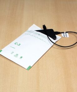 aan de buitenzijde van taai chloorvrij 90 grs kraft in wit. De binnenzijde is voorzien van een polyethyleen beschermlaag en geheel bekleed met schokdempende luchtgevulde noppenfolie. Buitenmaat C13 170x255mm. Binnenmaat 150x215mm. 5 stuks. Kleur wit.