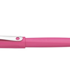 Deze beginnersvulpen Wavy is de perfecte pen om te beginnen met leren schrijven met een vulpen. De vulpen is voorzien van een drukbestendige roestvrijstalen penpunt A met iridiumpunt. De ergonomisch rubberen greep voor rechts- en linkshandigen zorgt voor een correcte positionering en de grote vingeroppervlakken voorkomen drukpunten. Wavy is geschikt voor zowel standaard inktpatronen als converters en daarmee ideaal voor dagelijks schoolgebruik. Houderkleur roze. Schrijfkleur blauw. De vulpen is verkrijgbaar in diverse heldere kleuren en is CO2-neutraal geproduceerd.