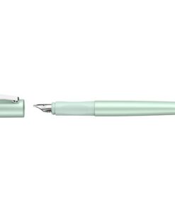 1.5mm en 1.8mm. Deze pennen zijn compatibel met alle standaard inktpatronen en converters. Schrijfkleur: Bermuda blauw. Schrijfbreedte: 1.5mm Houderkleur: Mint.