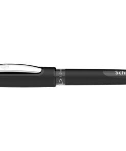 zelfs als de rollerball 2-3 dagen open blijft staan. Deze rollerball heeft een hoogwaardige metalen clip en een ergonomische rubberen oppervlak voor een perfecte pasvorm om ontspannen mee te schrijven. Onuitwisbare inkt volgens ISO 14145-2. De pen is CO2 neutraal geproduceerd. Schrijfkleur: Zwart