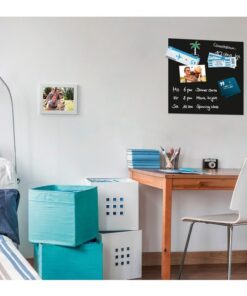 beschrijfbaar met in de handel gebruikelijke krijtstiften. Droog en vochtig schoon te vegen. Gemaakt van 4 mm gehard veiligheidsglas volgens EN 121150-1. Op het product wordt 7 jaar garantie verleend. Met het ophangsysteem op de achterkant kan het glas-magneetbord zonder lijst worden opgehangen. Het formaat van het glas-magneetbord bedraagt 45x45 cm. Inclusief twee sterke neodym-magneten in cilindervorm en bevestigingsmateriaal.