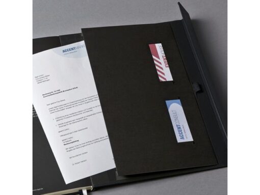 Sigel Notitieboek Conceptum Pure A4+ zwart 5mm ruit hardcover met magneetsluiting. Genummerde pagina's, inhoudsopgave,
