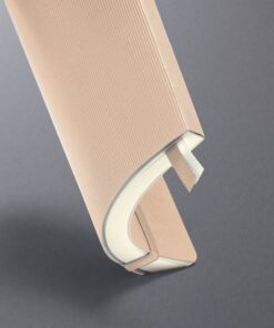 5 x 21 cm) met 194 pagina's (daarvan 20 geperforeerd). Dankzij de flexibele softcover past het notitieboek goed in iedere tas en de sluiting van elastiek houdt alles veilig bewaard. Ontdekt u het beste notitieboek die u ooit had. Het oppervlak met geribbelde Softwave-structuur zorgt ervoor dat hij aangenaam aanvoelt en maakt van het Conceptum notitieboek een elegante begeleider in business en ook privé. De vele praktische functies zullen u overtuigen: bijv. heeft u met de elastische pennenlus altijd een passende pen bij de hand