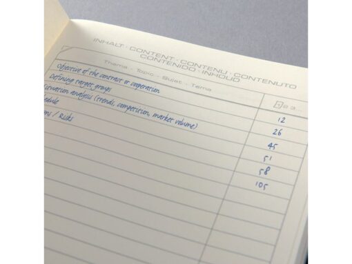 Sigel Notitieboek Conceptum A4 Beige 5mm ruit hardcover.          Genummerde pagina's, inhoudsopgave, sluiting d.m.v.
