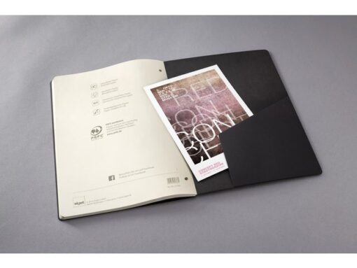 Sigel Schrijfblok Conceptum A4 zwart 5mm ruit softcover. 120      pagina's 80 grams chamoiskleurig papier. Met quickpocket.