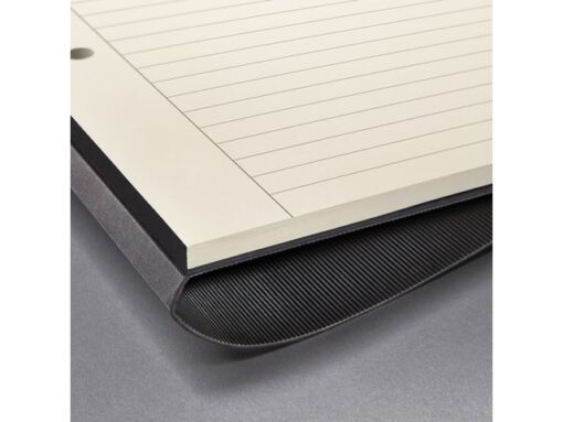 Sigel Schrijfblok Conceptum A5 zwart gelinieerd hardcover. 120    pagina's 80 grams chamoiskleurig papier. Met quickpocket.