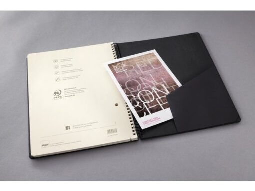 Sigel Notitieblok Conceptum A5 zwart 5mm ruit hardcover. 160      pagina's 80 grams chamoiskleurig papier. Met quickpocket.