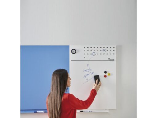 Whiteboard Rocada Skinclock 55x75cm wit gelakt met klok en  kalender inclusief pennegoot