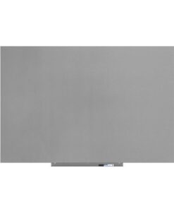 het magnetiseerde bevestigingssysteem biedt maximaal comfort. Door de magnetische bevestiging kan het bord zowel verticaal als horizontaal geplaatst worden en eenvoudig worden meegenomen bij presentaties. De Skinpro whiteboards hebben een speciale afwerking met extra oppervlaktebescherming van polymeer materiaal (PET)