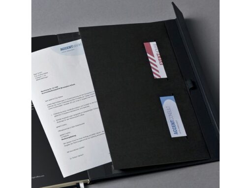 Sigel Notitieboek Conceptum Pure A4+ zwart 5mm ruit hardcover met magneetsluiting. Genummerde pagina's, inhoudsopgave,
