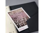 Sigel Notitieblok Conceptum A4 zwart 5mm ruit hardcover. 160      pagina's 80 grams chamoiskleurig papier. Met quickpocket.