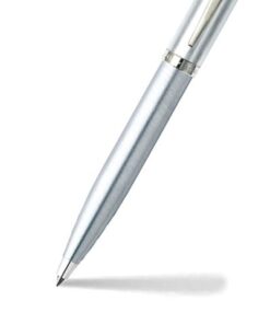 is een betaalbare manier om de schrijfervaring naar een hoger niveau te tillen en tegelijkertijd indruk te maken. De wereldwijd erkende witte Sheaffer stip