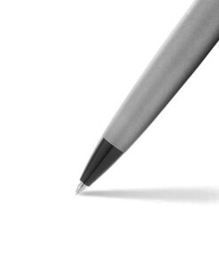 gestructureerd profiel en uitmuntende schrijfprestaties en overbrugt moedig de werelden van het traditionele en het onverwachte. De wereldwijd erkende witte Sheaffer stip