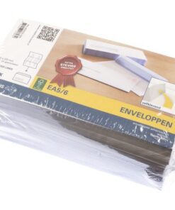 een lijmlaag die met een papieren strook is afgedekt. Na het verwijderen van de strook en het aandrukken van de klep is de envelop permanent gesloten. Formaat 110x220mm
