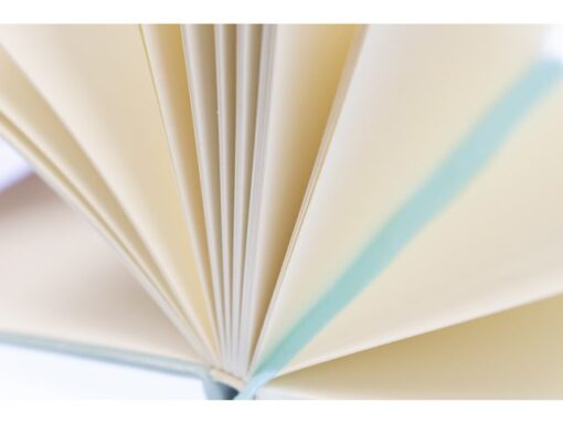 Kangaro KTC Schetsboek Kangaro A6 mint PU hardcover 80 blad 140 grams   roomwit papier met elastiek en lint