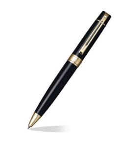 gestructureerd profiel en uitmuntende schrijfprestaties en overbrugt moedig de werelden van het traditionele en het onverwachte. DE stijlvolle zwarte penetui is gemaakt van echt leer en gevoerd met zacht microfiber om je pen te beschermen tegen stof en krassen.