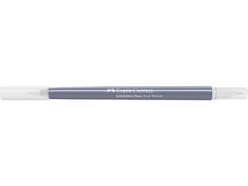 Goldfaber aquarelmarker Blender, kleur 200, kleurloos. Ideaal voor het mengen van de kleuren van gepigmenteerde aquarelinkten en het maken van zachte kleurovergangen en licht- en schaduwzones. Deze marker is op waterbasis en heeft twee punten, een zachte, flexibele penseelpunt voor artistiek werk en finelinerpunt (0.4 mm) gevat in metaal voor contouren en gedetailleerd werk. Verder kenmerkt deze marker zich doordat deze reukloos, zuurvrij, pH-neutraal is. De dop en houder zijn gemaakt van 100% gerecycled materiaal en kunnen kleurafwijkingen vertonen als gevolg van productie.