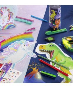 3mm) met heldere kleuren en zachte kleurafgifte en zijn met water vermengbaar. Door speciale verlijming van de stift hebben de potloden de hoogste breukvastheid. Het potlood is voorzien van een naamveld. Het hout komt uit beheerde bossen en de milieuvriendelijke lak is op waterbasis.