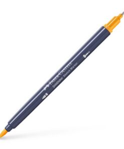 Sketchmarker op alcoholbasis. Marker is voorzien van twee punten: een zachte, flexibele penseelpunt voor grote vlakken en variabele lijndiktes en een finelinerpunt met metalen behuizing (0,6mm) voor contouren en details. Inkt is veegvast, waterbestendig en droogt snel. Hoge dekking door herhaaldelijk aanbrengen van de kleuren en streeploos te blenden. De doppen en de houder zijn gemaakt van 100% gerecycled materiaal en kunnen kleurvariaties vertonen door de productie. Kleur 109 dark chrome yellow.