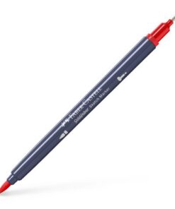 Sketchmarker op alcoholbasis. Marker is voorzien van twee punten: een zachte, flexibele penseelpunt voor grote vlakken en variabele lijndiktes en een finelinerpunt met metalen behuizing (0,6mm) voor contouren en details. Inkt is veegvast, waterbestendig en droogt snel. Hoge dekking door herhaaldelijk aanbrengen van de kleuren en streeploos te blenden. De doppen en de houder zijn gemaakt van 100% gerecycled materiaal en kunnen kleurvariaties vertonen door de productie. Kleur 118 scarlet red.