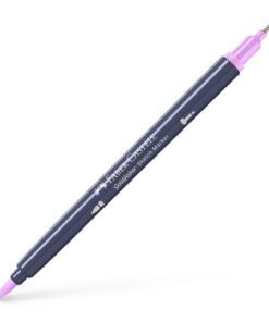 Sketchmarker op alcoholbasis. Marker is voorzien van twee punten: een zachte, flexibele penseelpunt voor grote vlakken en variabele lijndiktes en een finelinerpunt met metalen behuizing (0,6mm) voor contouren en details. Inkt is veegvast, waterbestendig en droogt snel. Hoge dekking door herhaaldelijk aanbrengen van de kleuren en streeploos te blenden. De doppen en de houder zijn gemaakt van 100% gerecycled materiaal en kunnen kleurvariaties vertonen door de productie. Kleur 119 light magenta.