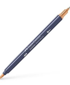 Sketchmarker op alcoholbasis. Marker is voorzien van twee punten: een zachte, flexibele penseelpunt voor grote vlakken en variabele lijndiktes en een finelinerpunt met metalen behuizing (0,6mm) voor contouren en details. Inkt is veegvast, waterbestendig en droogt snel. Hoge dekking door herhaaldelijk aanbrengen van de kleuren en streeploos te blenden. De doppen en de houder zijn gemaakt van 100% gerecycled materiaal en kunnen kleurvariaties vertonen door de productie. Kleur 186 terracotta.