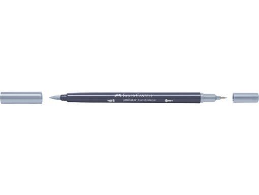 Sketchmarker op alcoholbasis. Marker is voorzien van twee punten: een zachte, flexibele penseelpunt voor grote vlakken en variabele lijndiktes en een finelinerpunt met metalen behuizing (0,6mm) voor contouren en details. Inkt is veegvast, waterbestendig en droogt snel. Hoge dekking door herhaaldelijk aanbrengen van de kleuren en streeploos te blenden. De doppen en de houder zijn gemaakt van 100% gerecycled materiaal en kunnen kleurvariaties vertonen door de productie. Kleur 242 cold grey XII.