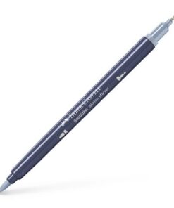 Sketchmarker op alcoholbasis. Marker is voorzien van twee punten: een zachte, flexibele penseelpunt voor grote vlakken en variabele lijndiktes en een finelinerpunt met metalen behuizing (0,6mm) voor contouren en details. Inkt is veegvast, waterbestendig en droogt snel. Hoge dekking door herhaaldelijk aanbrengen van de kleuren en streeploos te blenden. De doppen en de houder zijn gemaakt van 100% gerecycled materiaal en kunnen kleurvariaties vertonen door de productie. Kleur 242 cold grey XII.