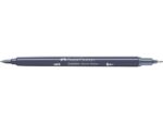 Sketchmarker op alcoholbasis. Marker is voorzien van twee punten: een zachte, flexibele penseelpunt voor grote vlakken en variabele lijndiktes en een finelinerpunt met metalen behuizing (0,6mm) voor contouren en details. Inkt is veegvast, waterbestendig en droogt snel. Hoge dekking door herhaaldelijk aanbrengen van de kleuren en streeploos te blenden. De doppen en de houder zijn gemaakt van 100% gerecycled materiaal en kunnen kleurvariaties vertonen door de productie. Kleur 243 cold grey XIII.