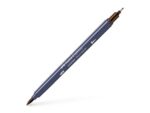 Sketchmarker op alcoholbasis. Marker is voorzien van twee punten: een zachte, flexibele penseelpunt voor grote vlakken en variabele lijndiktes en een finelinerpunt met metalen behuizing (0,6mm) voor contouren en details. Inkt is veegvast, waterbestendig en droogt snel. Hoge dekking door herhaaldelijk aanbrengen van de kleuren en streeploos te blenden. De doppen en de houder zijn gemaakt van 100% gerecycled materiaal en kunnen kleurvariaties vertonen door de productie. Kleur 280 burnt umber.