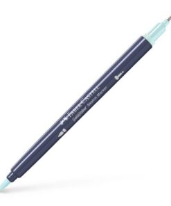 Sketchmarker op alcoholbasis. Marker is voorzien van twee punten: een zachte, flexibele penseelpunt voor grote vlakken en variabele lijndiktes en een finelinerpunt met metalen behuizing (0,6mm) voor contouren en details. Inkt is veegvast, waterbestendig en droogt snel. Hoge dekking door herhaaldelijk aanbrengen van de kleuren en streeploos te blenden. De doppen en de houder zijn gemaakt van 100% gerecycled materiaal en kunnen kleurvariaties vertonen door de productie. Kleur 310 pale mint.
