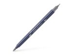 Sketchmarker op alcoholbasis. Marker is voorzien van twee punten: een zachte, flexibele penseelpunt voor grote vlakken en variabele lijndiktes en een finelinerpunt met metalen behuizing (0,6mm) voor contouren en details. Inkt is veegvast, waterbestendig en droogt snel. Hoge dekking door herhaaldelijk aanbrengen van de kleuren en streeploos te blenden. De doppen en de houder zijn gemaakt van 100% gerecycled materiaal en kunnen kleurvariaties vertonen door de productie. Kleur 333 neutral grey III.