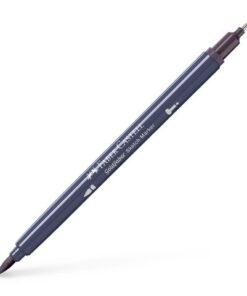 Sketchmarker op alcoholbasis. Marker is voorzien van twee punten: een zachte, flexibele penseelpunt voor grote vlakken en variabele lijndiktes en een finelinerpunt met metalen behuizing (0,6mm) voor contouren en details. Inkt is veegvast, waterbestendig en droogt snel. Hoge dekking door herhaaldelijk aanbrengen van de kleuren en streeploos te blenden. De doppen en de houder zijn gemaakt van 100% gerecycled materiaal en kunnen kleurvariaties vertonen door de productie. Kleur 347 dusty mauve.