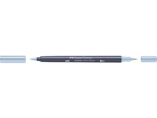 Sketchmarker op alcoholbasis. Marker is voorzien van twee punten: een zachte, flexibele penseelpunt voor grote vlakken en variabele lijndiktes en een finelinerpunt met metalen behuizing (0,6mm) voor contouren en details. Inkt is veegvast, waterbestendig en droogt snel. Hoge dekking door herhaaldelijk aanbrengen van de kleuren en streeploos te blenden. De doppen en de houder zijn gemaakt van 100% gerecycled materiaal en kunnen kleurvariaties vertonen door de productie. Kleur 452 light pigeon blue.