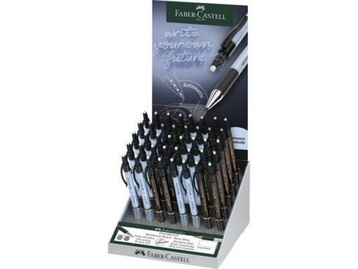 Vulpotlood Grip Matic 1375 (0,5mm) en 1375 (0,7mm) heeft een automatische stift aanvoer, draaien of drukken is niet nodig. Voorzien van rubberen grip zone. Met extra lange draaigum in de dop. De stift kan volledig worden ingetrokken, zodat je hem in je zak of tas kunt meenemen. Display met 40 stuks vulpotloden in de kleuren sky blue en zwart - 10 stuks per kleur / per lijndikte.