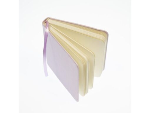 Schetsboek Kangaro 12x12cm violet PU hardcover 80 blad 140  grams roomwit papier met elastiek en lint