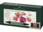 Inkttekeningen hebben een zeer lange artistieke traditie. Het is altijd een interessant medium geweest voor kunstenaars en grafici, het geeft tekeningen expressie en duurzaamheid en kan ook worden gecombineerd met vele andere tekentechnieken. Faber-Castell heeft alle voordelen van tekeninkt gecombineerd met de voordelen van een moderne, gemakkelijk te gebruiken multifunctionele marker - de Pitt Artist Pen duo marker. De gepigmenteerde en zeer lichtechte tekeninkt is ideaal voor schetsen, tekeningen, lay-outs, modeontwerp en illustratie. Doordat deze marker 2 punten heeft maakt het de mogelijkheden eindeloos. De brushpunt is fijn en flexibel en uitermate geschikt voor artistieke werken terwijl je de andere in metaal gevatte punt (0.8mm) juist kunt gebruiken voor meer gedetailleerde tekeningen en schetsen. De permanente inkt is waterproof en drukt niet door het papier. Inhoud Flower set 5 stuks. Kleurnummers: 125, 131, 118, 192, 174.