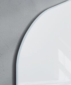 EN 12150-1) met 4 mm hoogglans glasdikte - zeer robuust en krasbestendig. Gegarandeerde productveiligheid: TÜV- en GS-geteste veiligheidsophanging met gleuf voor het bijstellen van kleine boorfouten. Geleverd inclusief glasbordmarker zwart