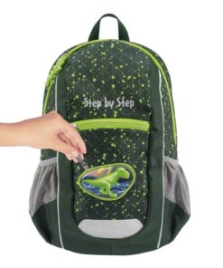 Vandaag zijn dieren een ware rage voor uw kinderen en de volgende dag kan dat maar zo weer iets anders zijn. De verandering van voorkeuren is meestal erg moeilijk met schooltassen. Niet met de schooltassen van Step by Step. Met onze magic mags kan uw kind de motieven op de schooltas gemakkelijk verwisselen of verwijderen zonder dat er resten achter blijven. De motieven klampen zich vast aan twee magnetische oppervlakken die in de schooltas zijn verwerkt. Bevat 2 magneten en 1 sleutelhanger. Magic mags zijn lenticulaire afbeeldingen en zijn gemaakt van gerecycled PET.
