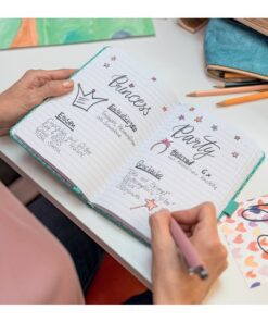 waarmee u in het dagelijks leven zowel zakelijk als privé optimaal georganiseerd bent. Notities mooi verpakt en steeds bij de hand - met het aantrekkelijke Jolie notitieboek gelinieerd in het formaat ca. A5 (13